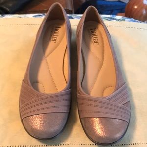 NWOT Super comfortable flats